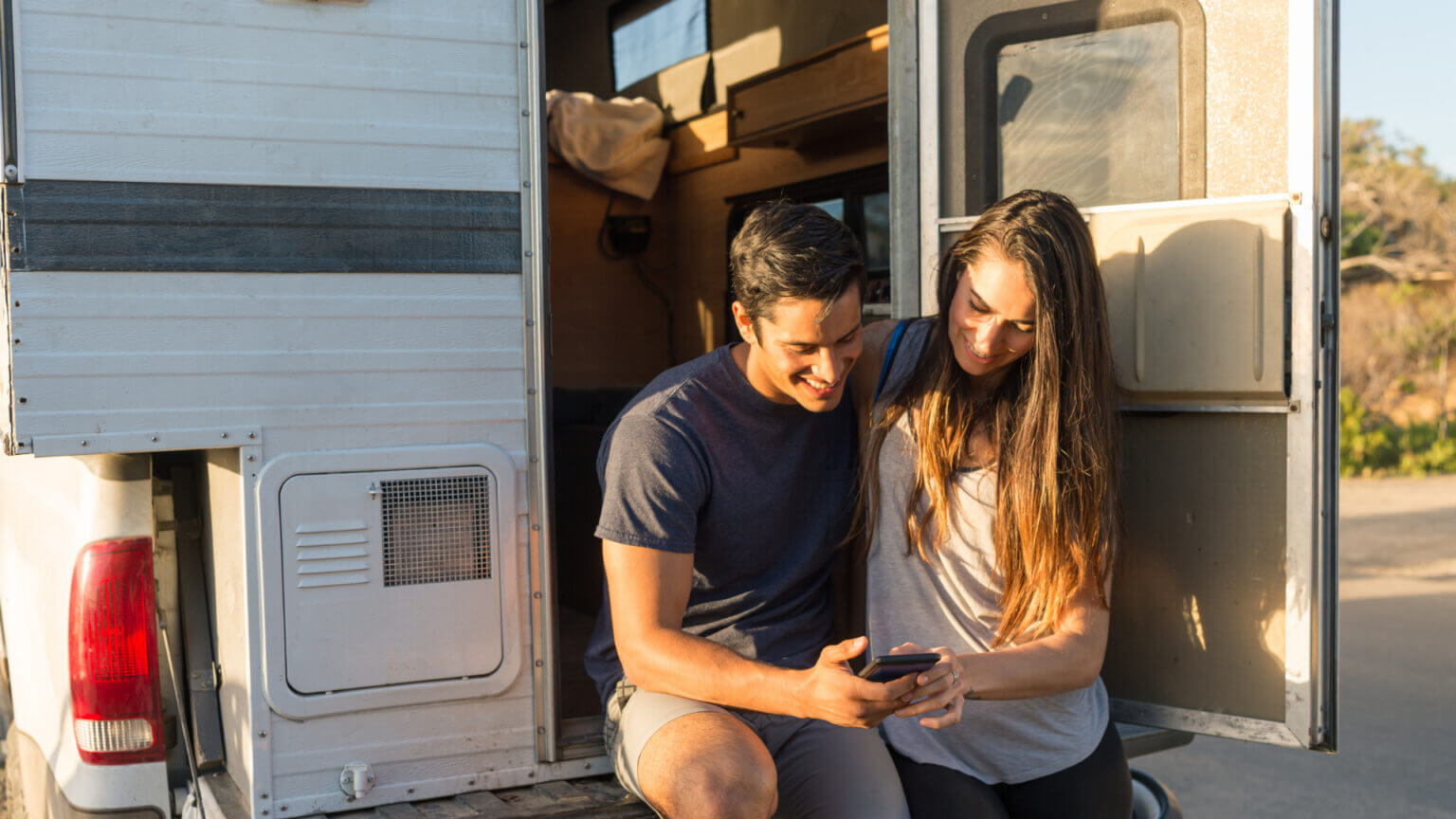 17 RV Apps Every Camper Should Download - Getaway Couple