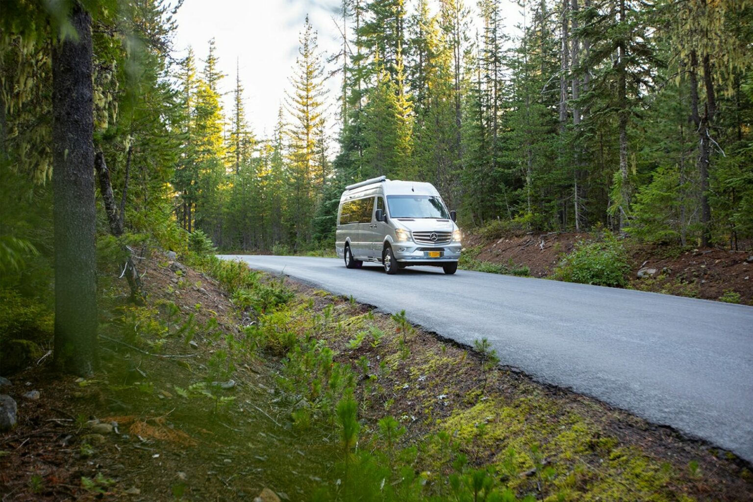 These Are the Most Reliable RV Brands of 2022 Getaway Couple