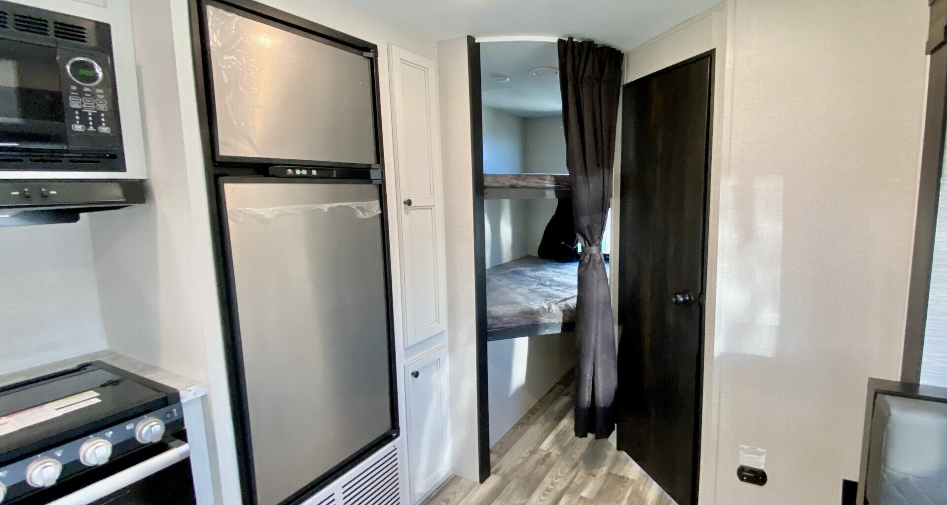 The Worst RV Floor Plans - Getaway Couple