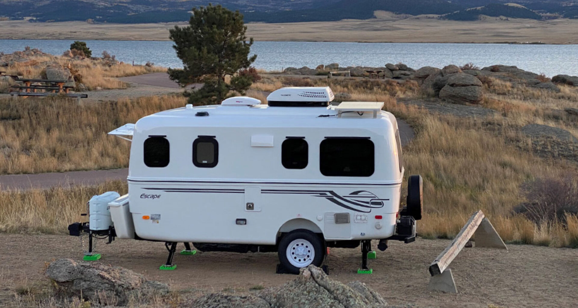 Who Makes Escape Trailers? - Getaway Couple
