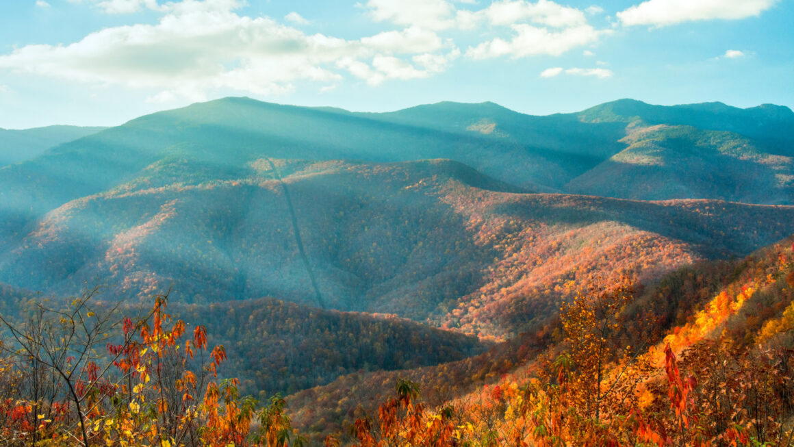 The Best Blue Ridge Parkway Overlooks for Unforgettable Views - Getaway ...