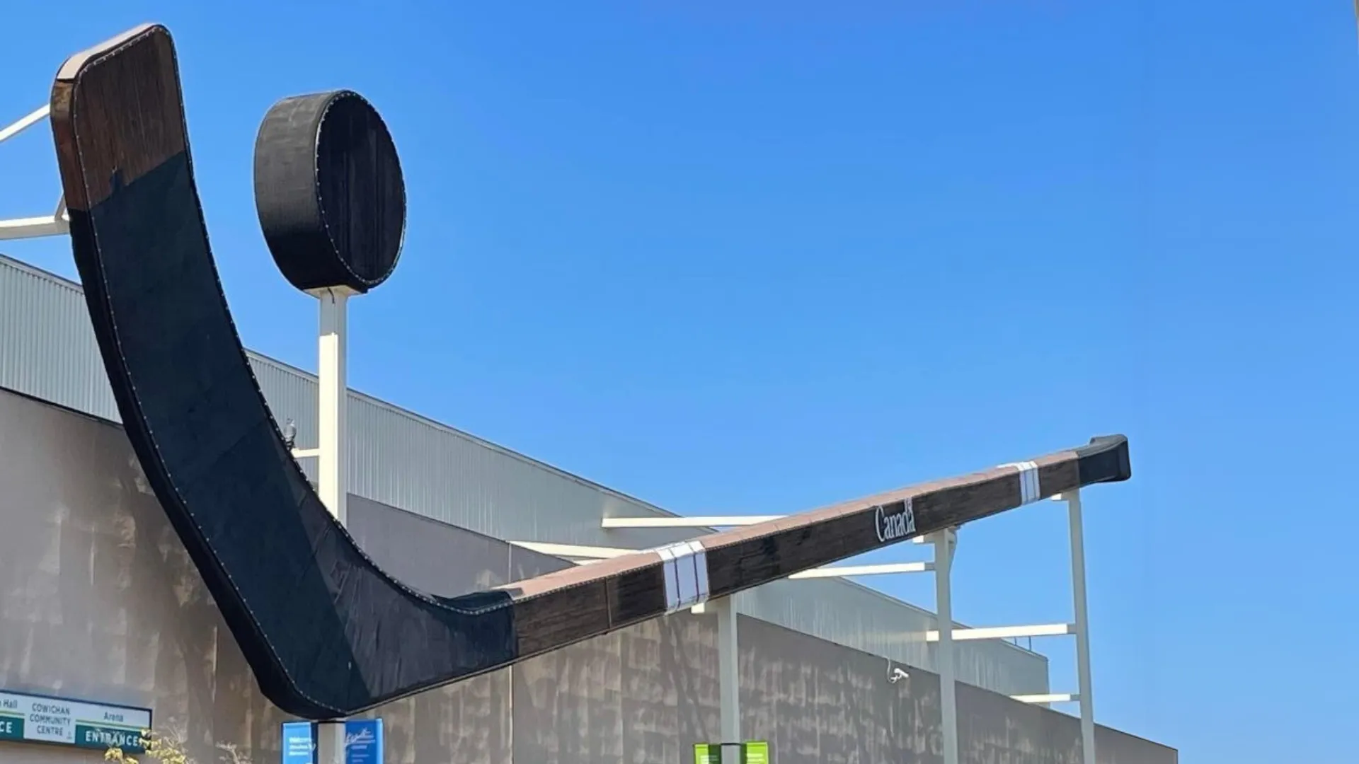The Duncan Stick: World's Largest Hockey Stick